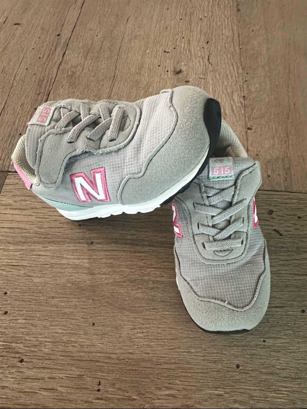 New Balance Kids Gray and Pink 515 Sneaker